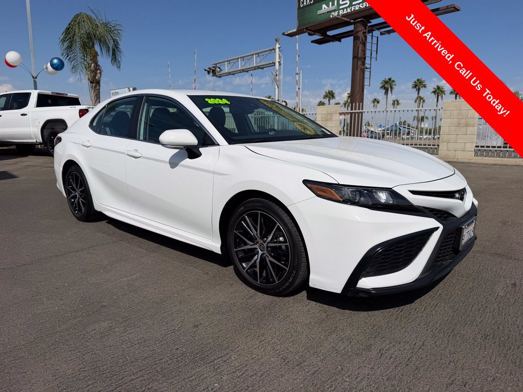 Used 2024 Toyota Camry SE w/ Convenience Package