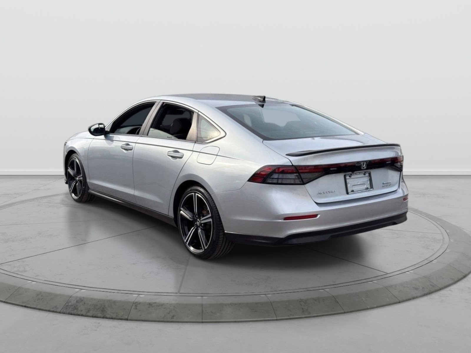 Used 2024 Honda Accord Sport image 4