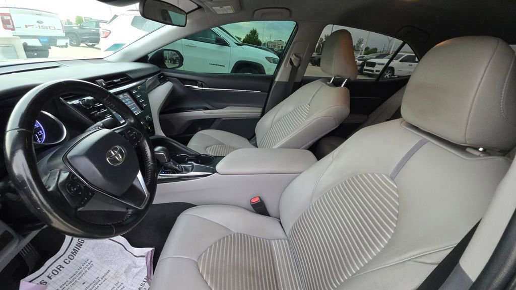 Used 2019 Toyota Camry SE image 11