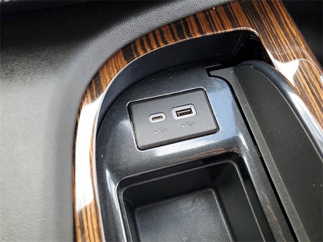 Used 2021 Cadillac Escalade ESV Premium Luxury image 18