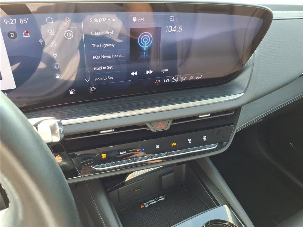Used 2024 Buick Envision Preferred AWD/4WD image 29