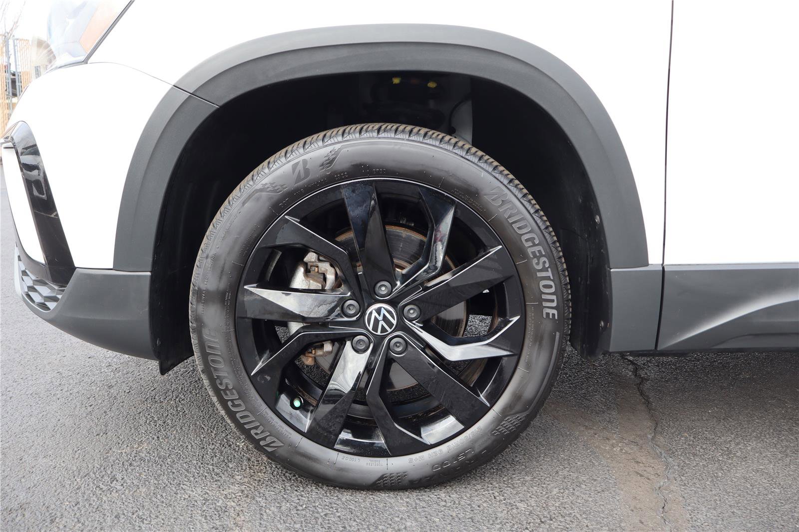 Certified 2022 Volkswagen Taos SE image 11