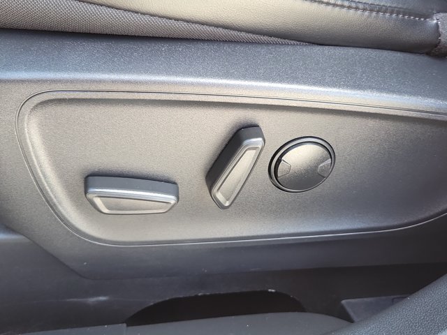 Certified 2025 Ford Escape ST-Line FWD image 19