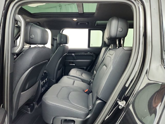 New 2026 Land Rover Defender 110 X AWD/4WD image 24