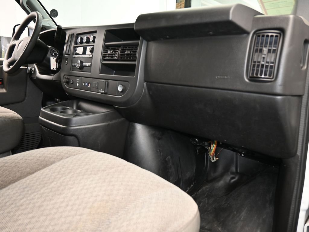 Used 2020 GMC Savana 3500 LT w/ LT Preferred Equipment Group image 40