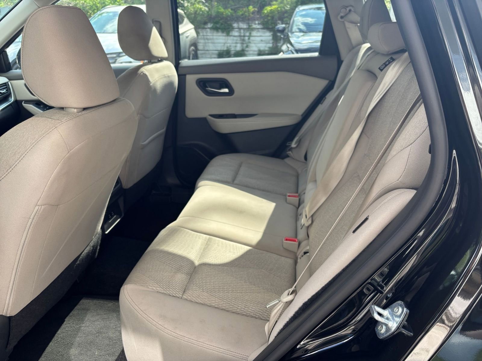 Used 2025 Nissan Rogue SV FWD image 28
