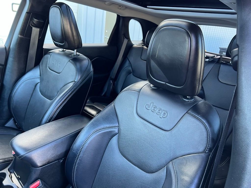Used 2022 Jeep Cherokee Limited image 28