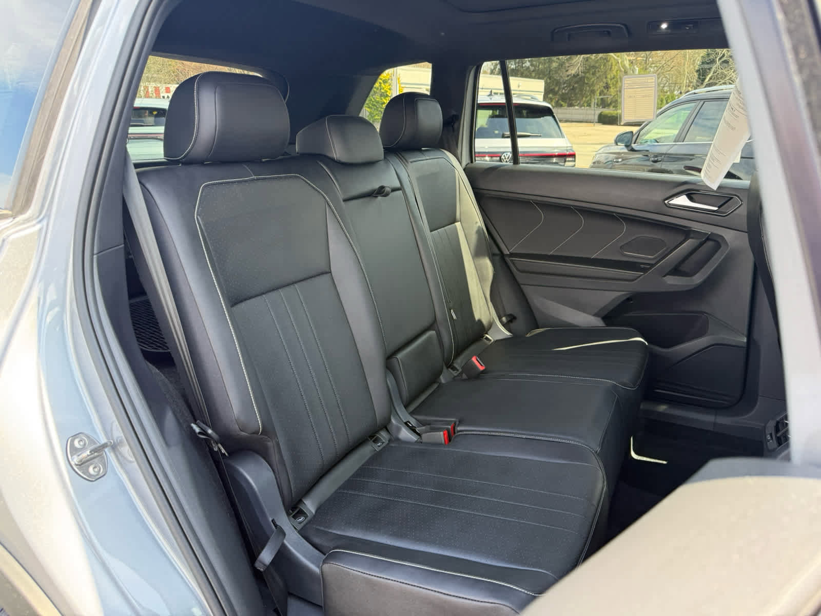 Certified 2024 Volkswagen Tiguan SE R-Line image 12