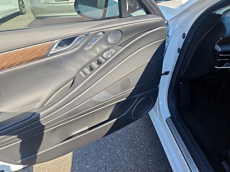 Used 2025 Genesis G80 2.5T Advanced image 10