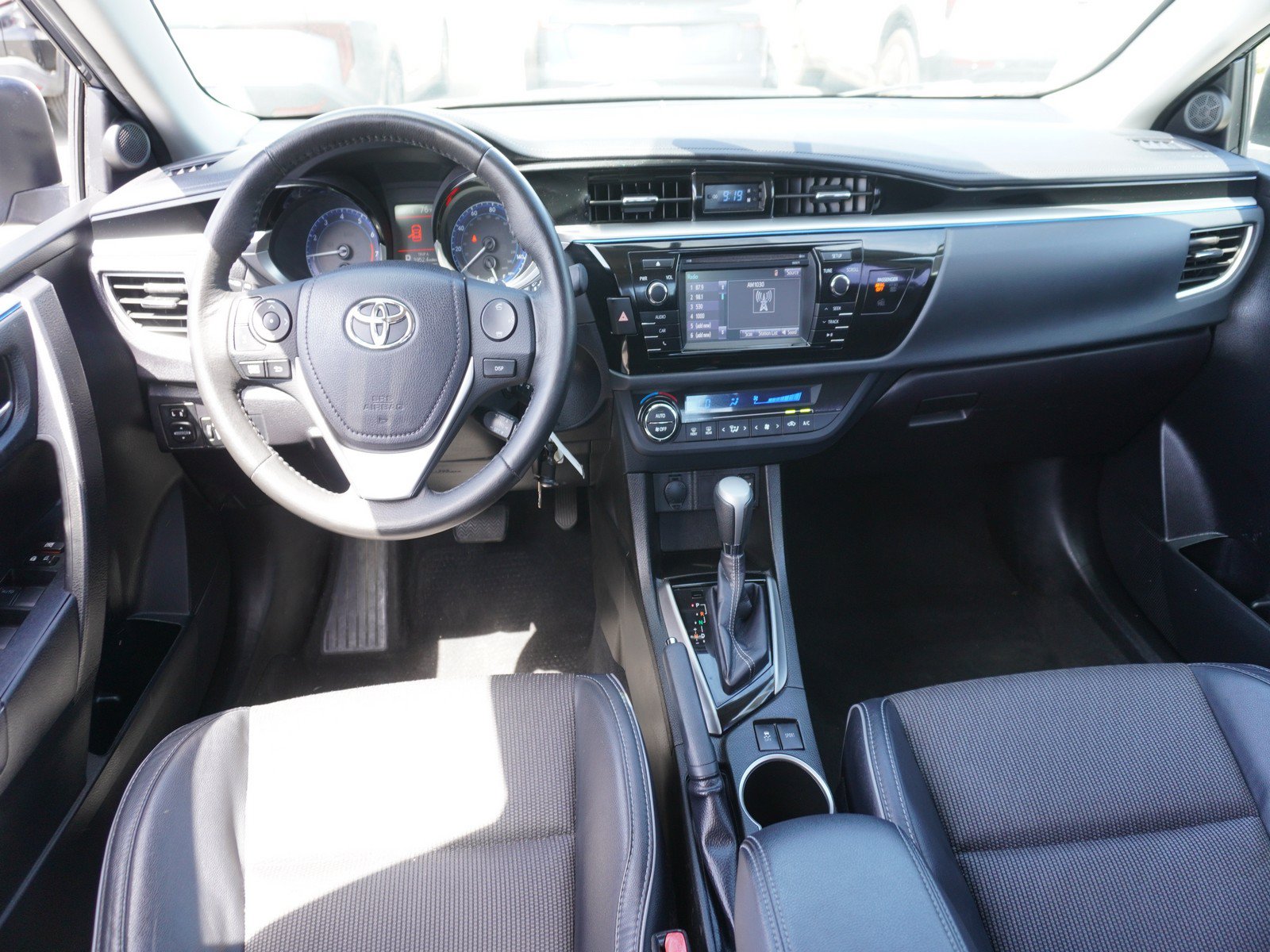 Used 2016 Toyota Corolla S FWD image 2