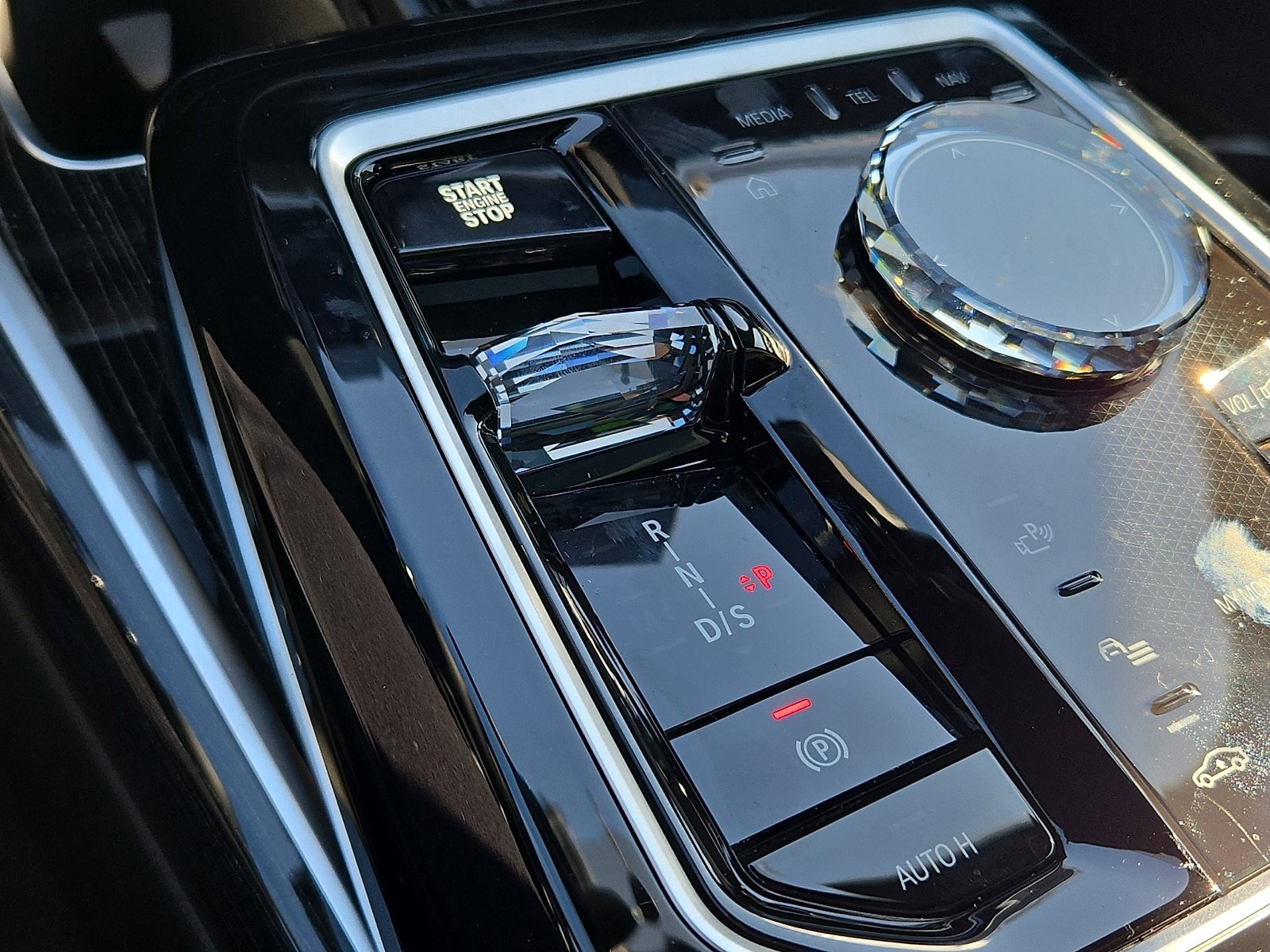 New 2026 BMW 750e xDrive AWD/4WD image 7
