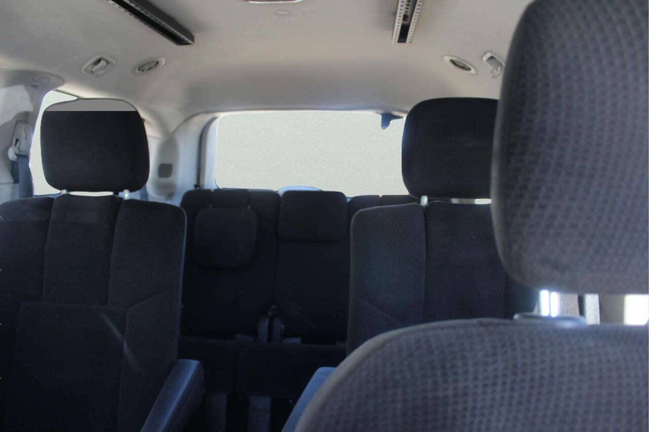 Used 2012 Dodge Grand Caravan SXT FWD image 8