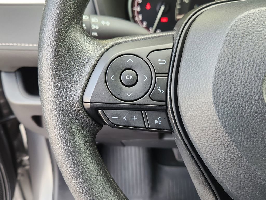 Used 2025 Toyota RAV4 LE image 29