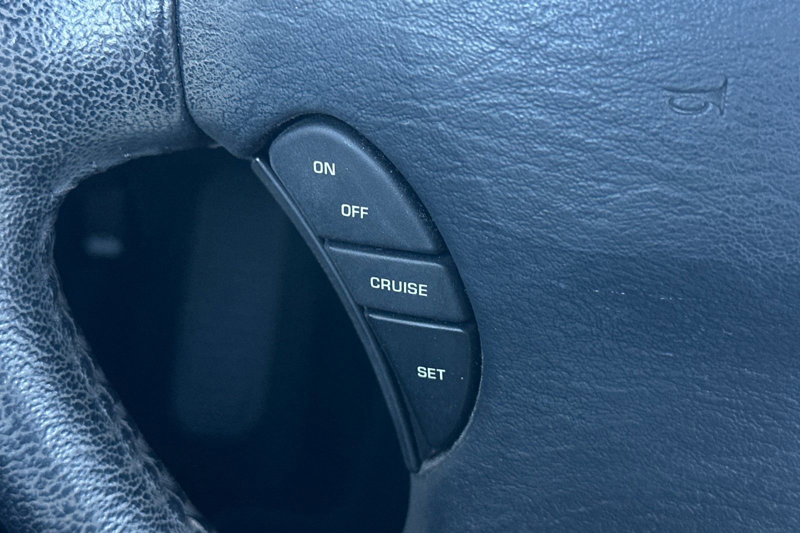 Used 2002 Chrysler Sebring Limited image 23