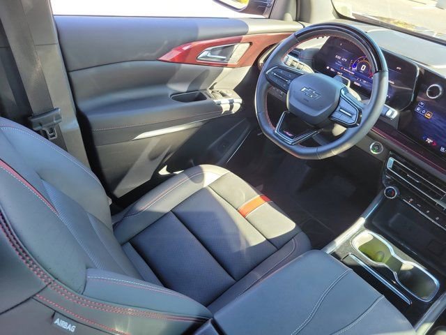 Used 2024 Chevrolet Traverse RS image 3