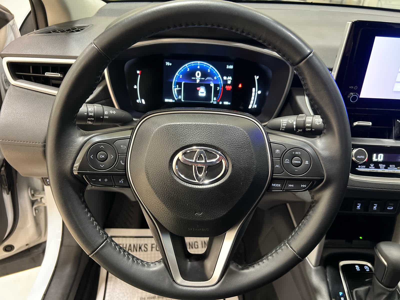 Used 2024 Toyota Corolla Cross XLE w/ Convenience Package AWD/4WD image 19