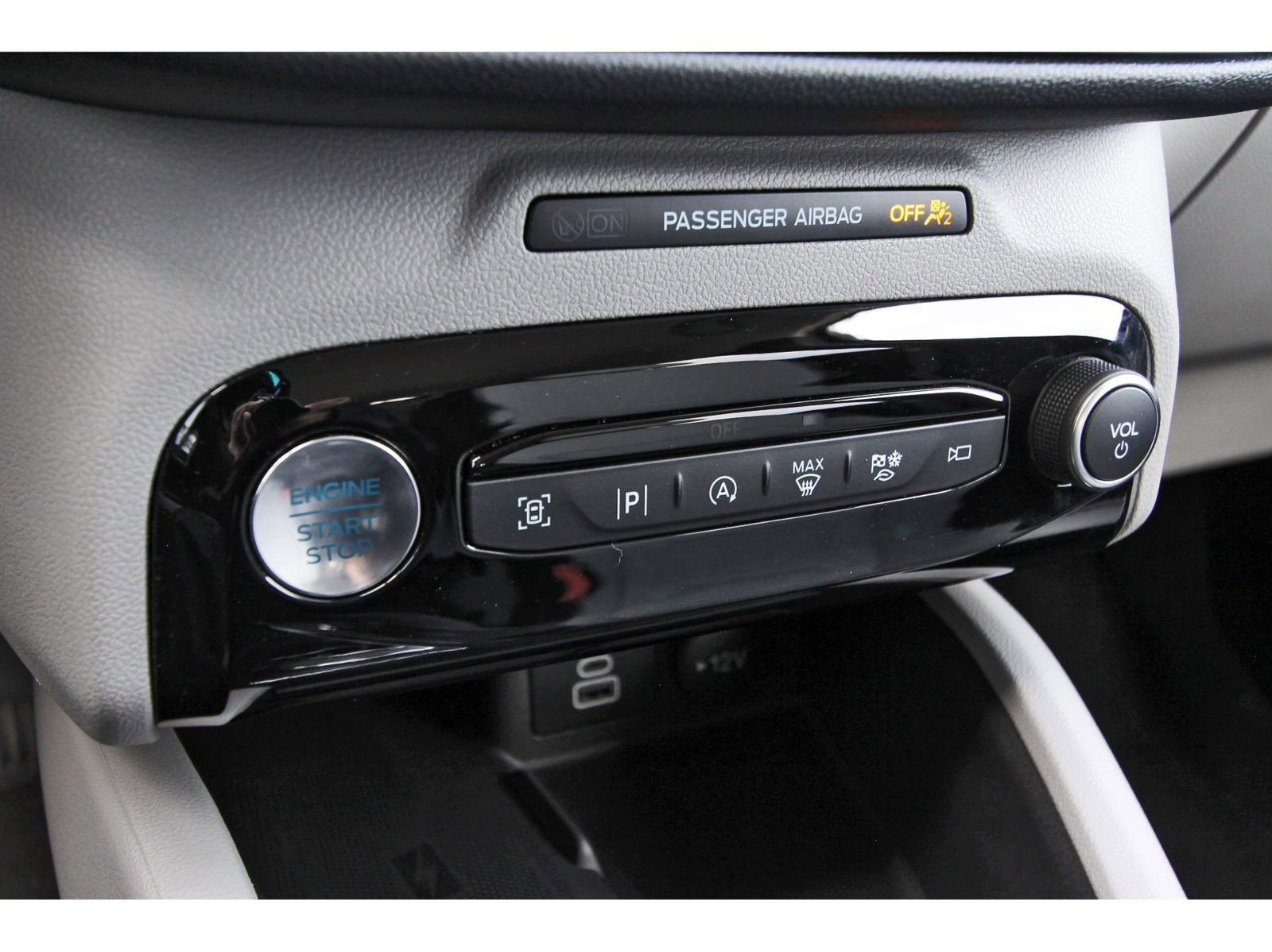 Used 2024 Ford Escape Platinum w/ Premium Technology Package image 28