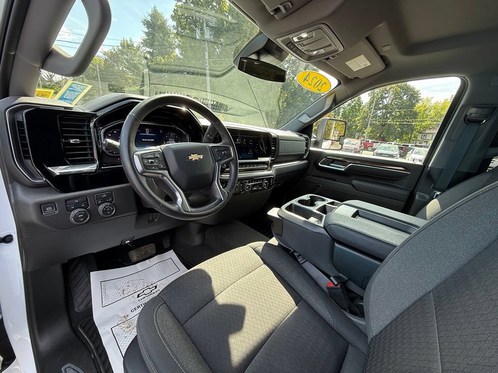 Used 2024 Chevrolet Silverado 2500 LT w/ Convenience Package AWD/4WD image 17
