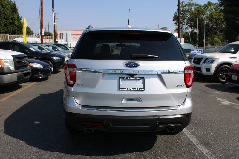 Used 2018 Ford Explorer XLT w/ Equipment Group 201A AWD/4WD image 5