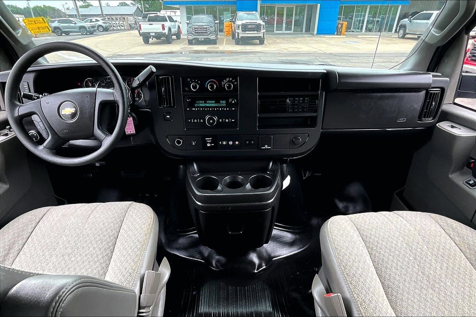 Used 2025 Chevrolet Express 2500 LT w/ LT Preferred Equipment Group RWD image 15