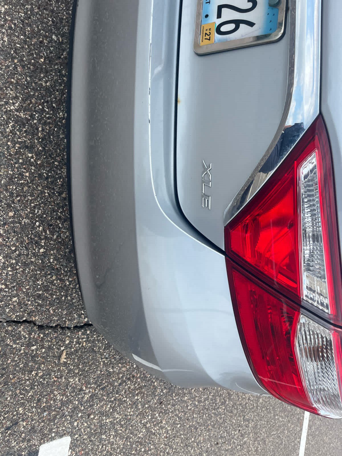Used 2015 Toyota Camry XLE FWD image 7