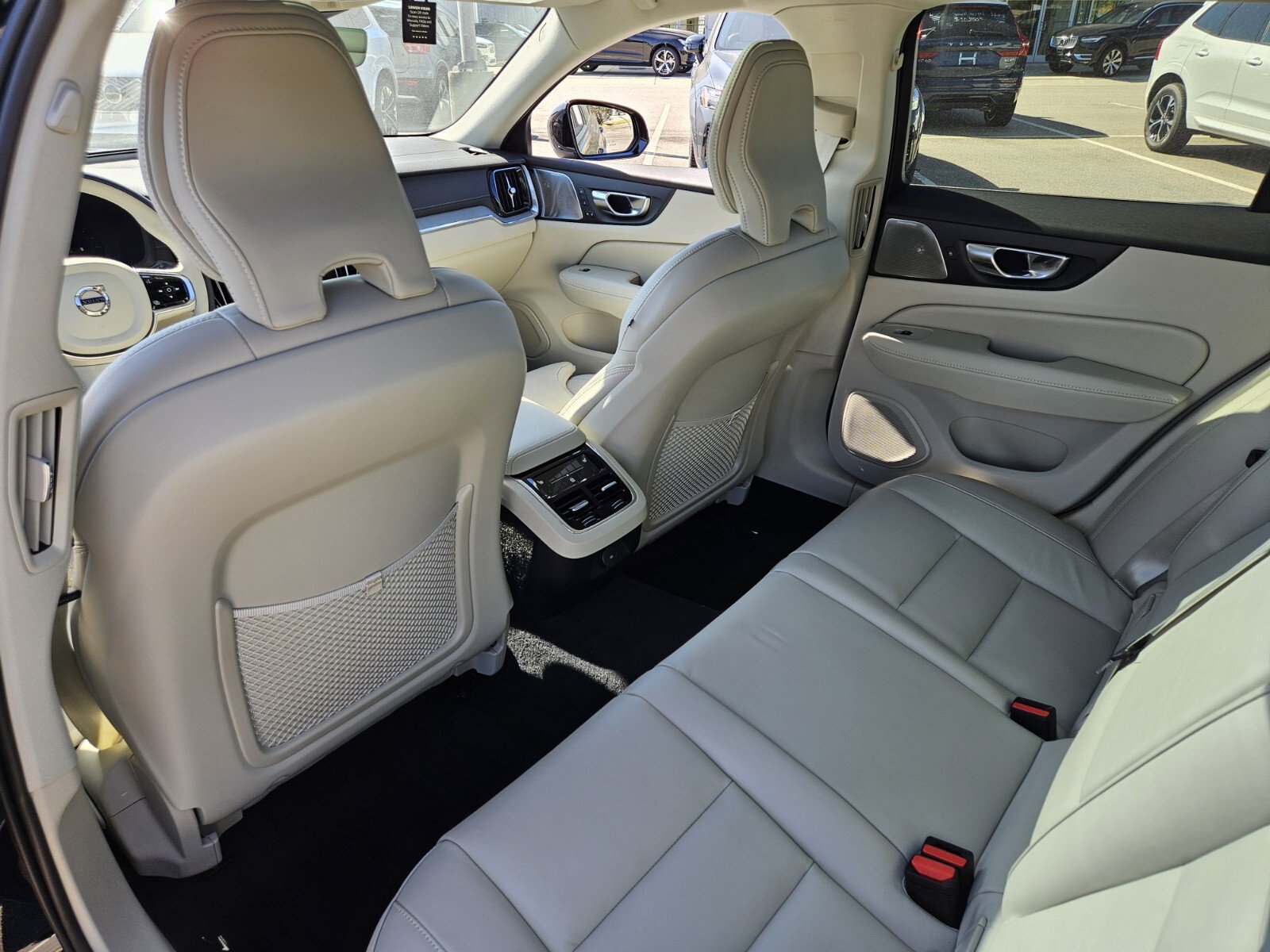 New 2025 Volvo V60 B5 Cross Country Ultra w/ Protection Package Premier image 10