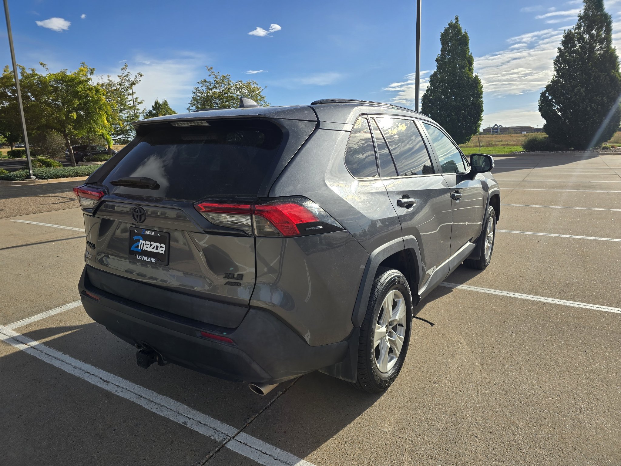 Used 2021 Toyota RAV4 XLE AWD/4WD image 5
