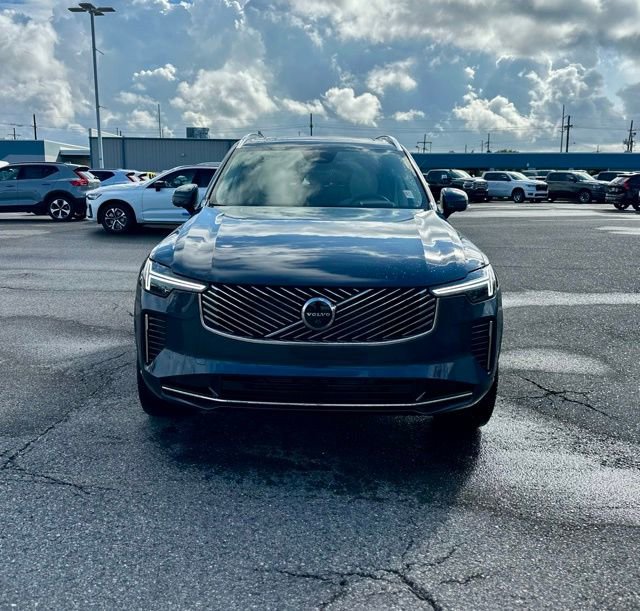 New 2026 Volvo XC90 B6 Ultra image 2