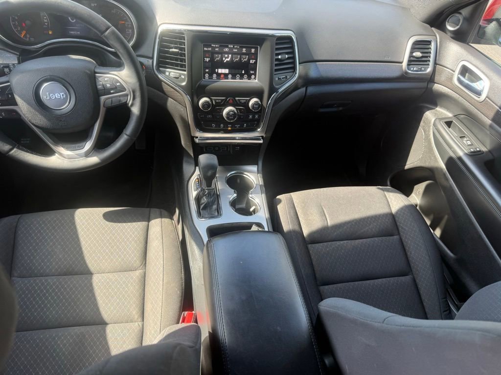 Used 2018 Jeep Grand Cherokee Laredo AWD/4WD image 35