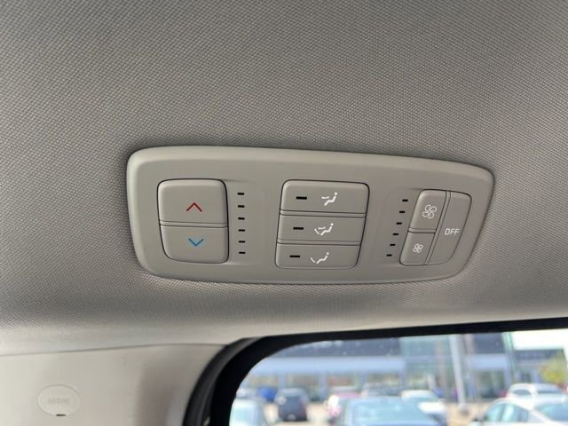 Used 2024 Kia Carnival LX FWD image 31