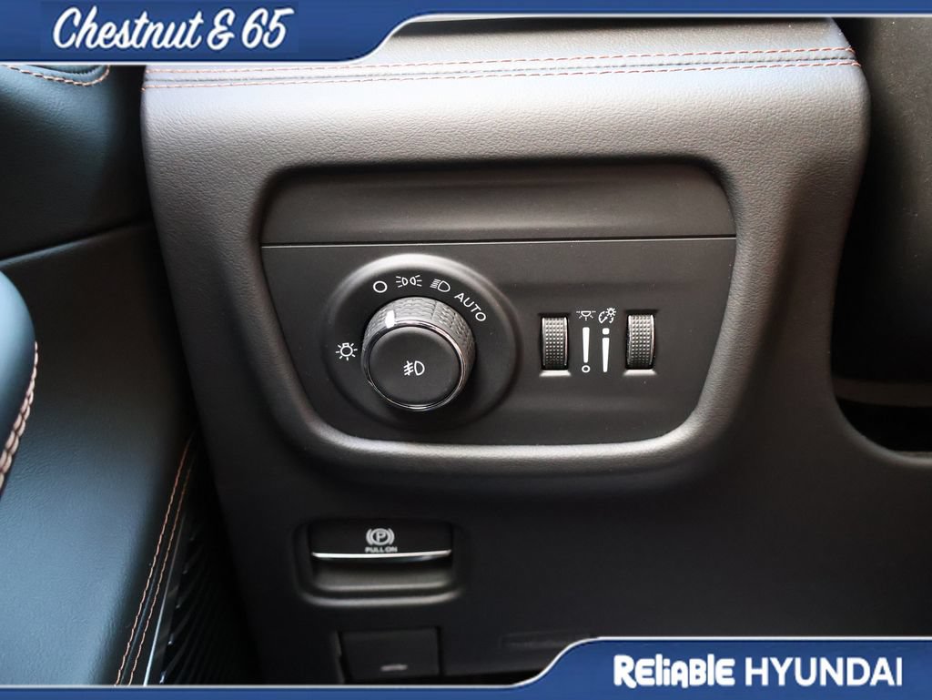 Used 2024 Jeep Grand Cherokee L Summit AWD/4WD image 33