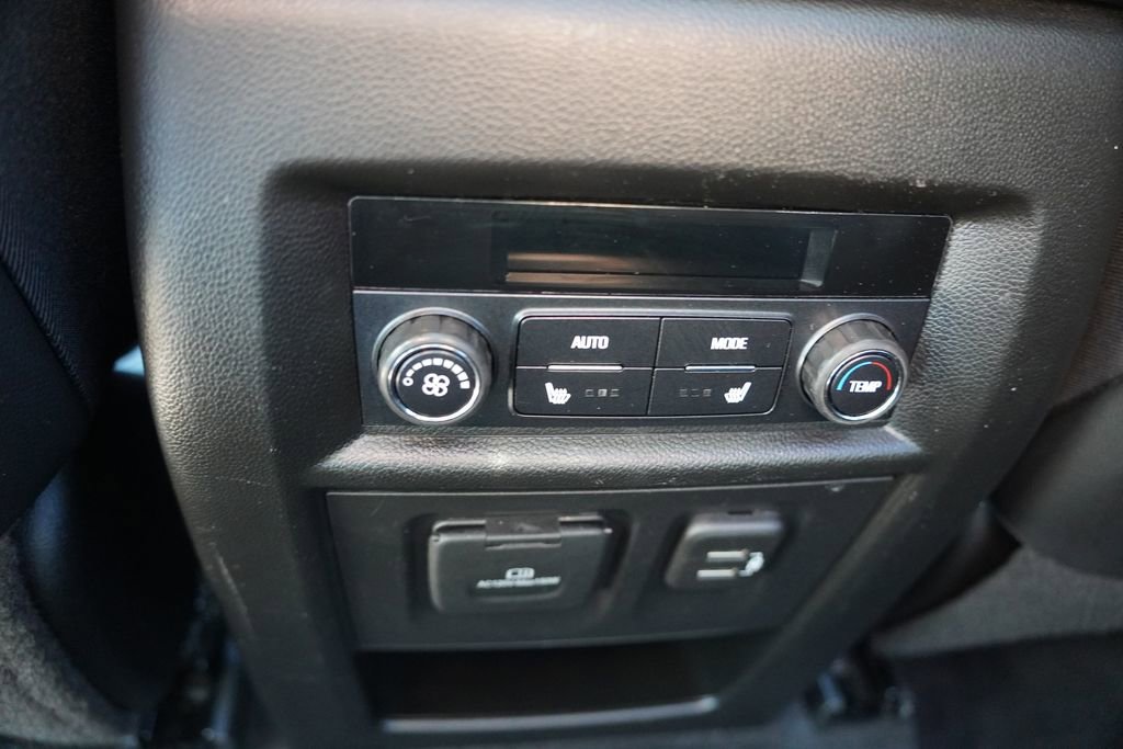 Used 2021 Chevrolet Traverse Premier w/ Redline Edition AWD/4WD image 19