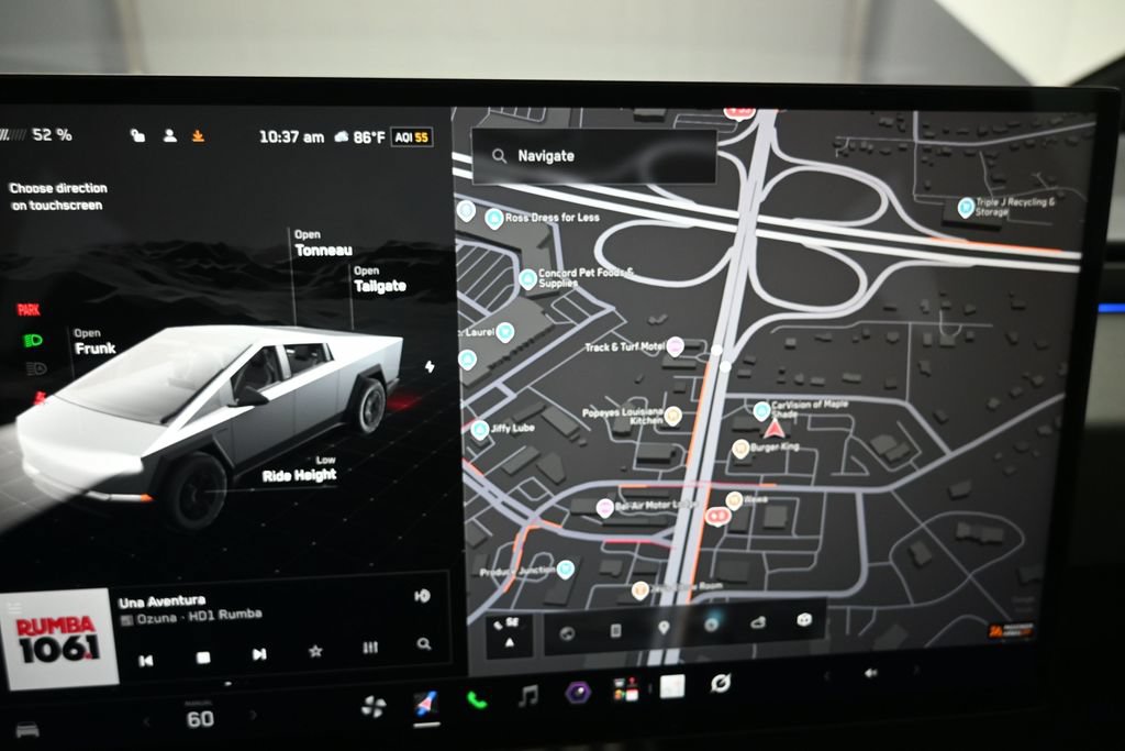 Used 2024 Tesla Cybertruck AWD Crew Cab image 15