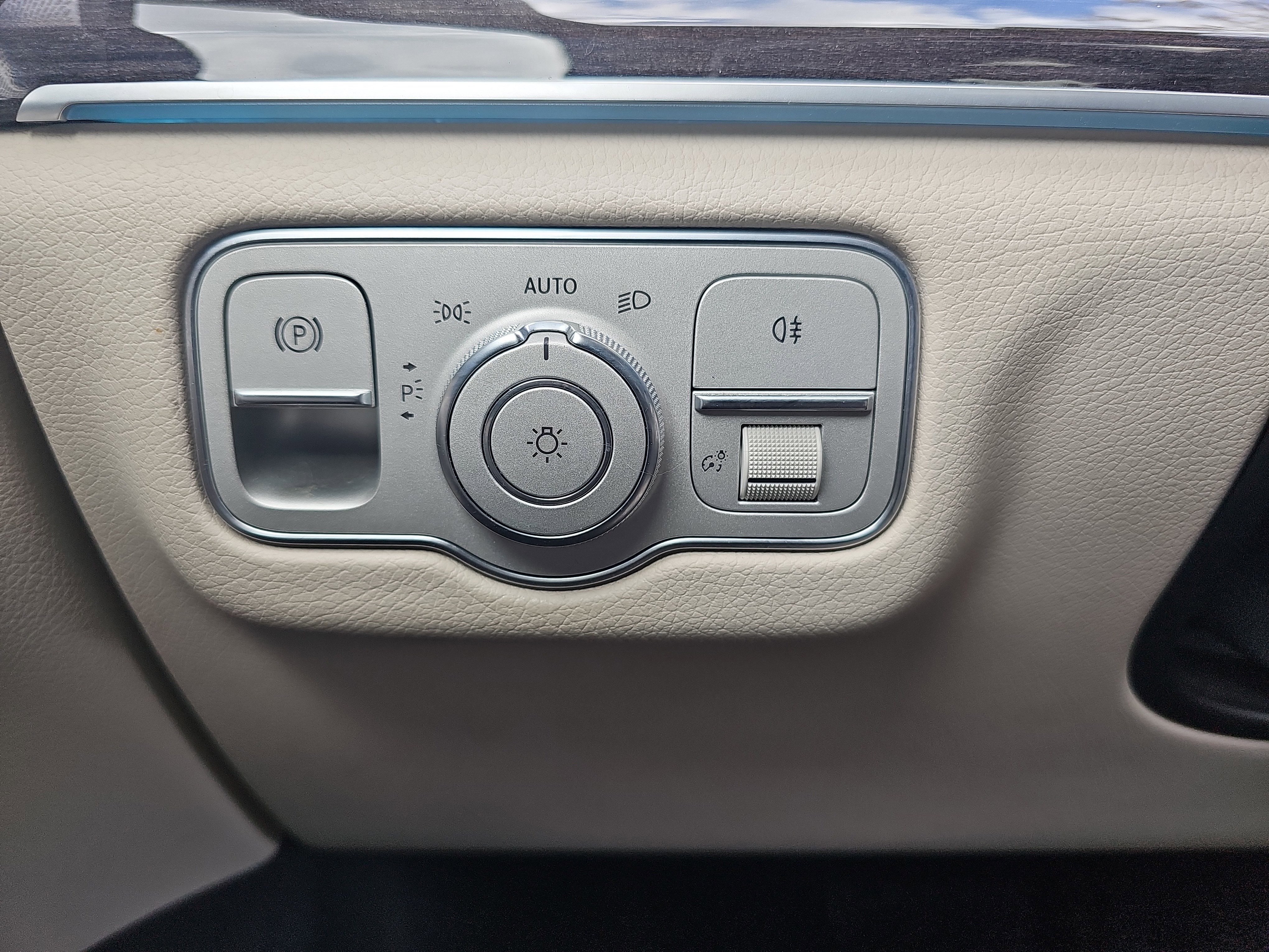 Used 2020 Mercedes-Benz GLS 450 4MATIC image 26