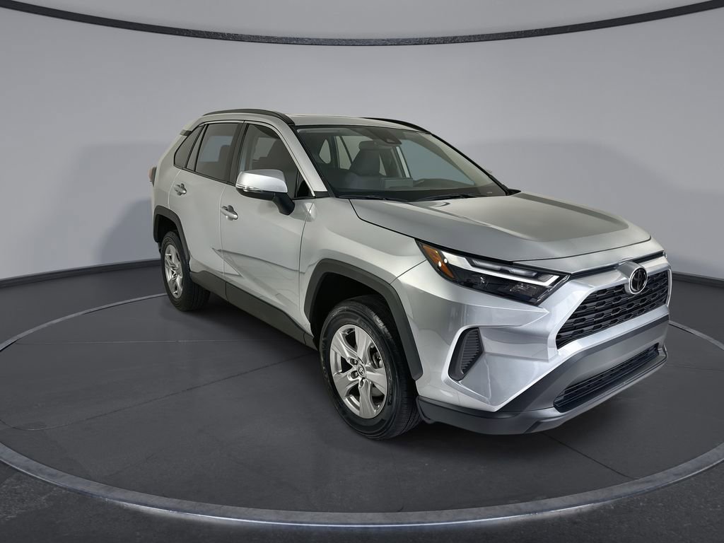 Used 2025 Toyota RAV4 XLE w/ Convenience Package FWD image 2