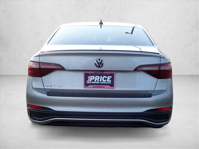 Used 2023 Volkswagen Jetta Sport image 3