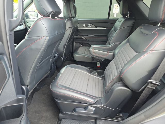 Used 2025 Ford Explorer ST-Line AWD/4WD image 18