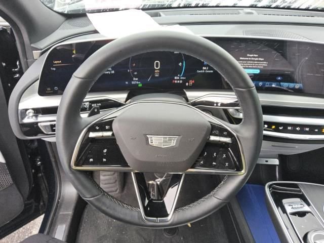 Used 2025 Cadillac Lyriq Luxury image 2