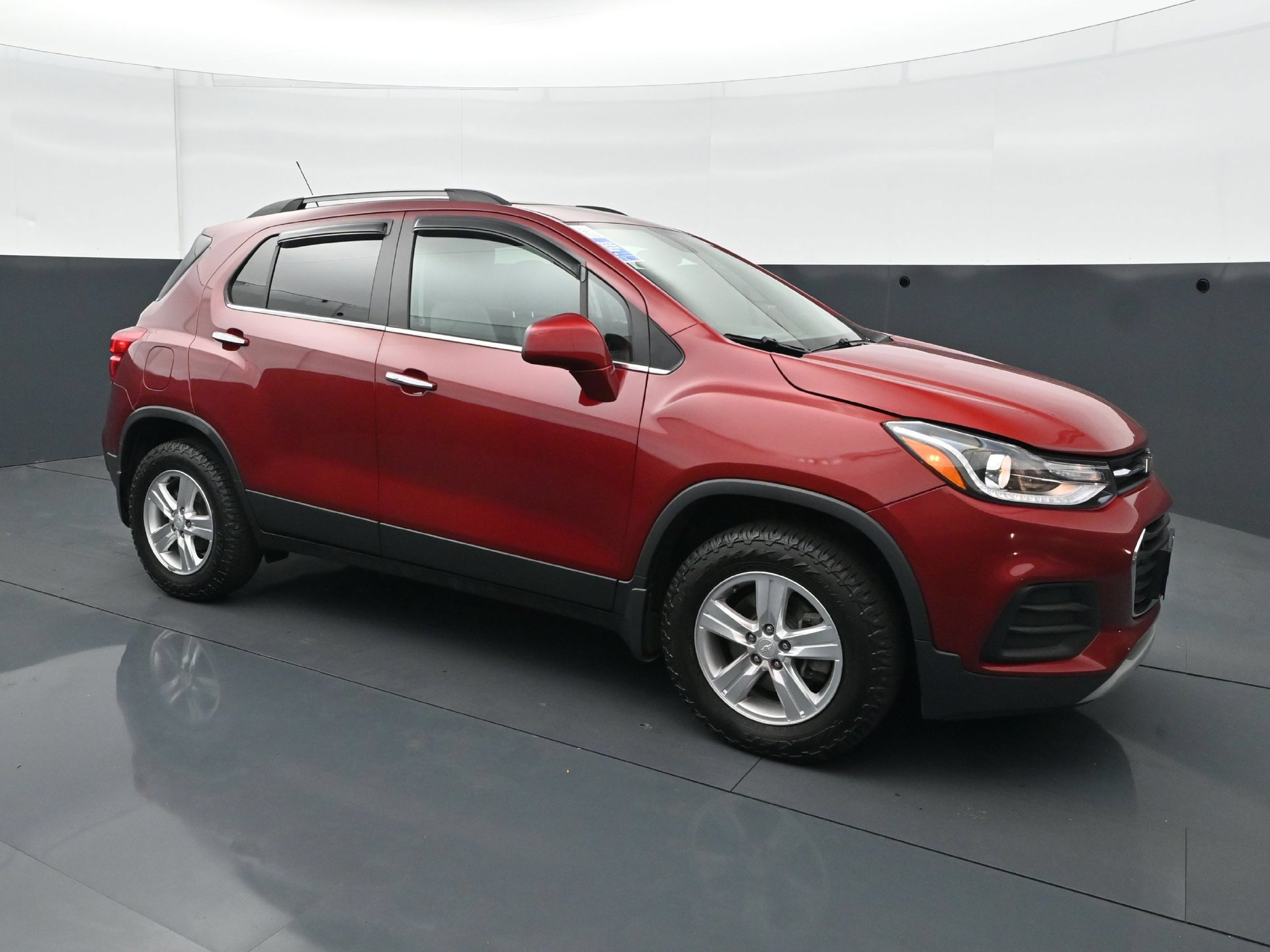Used 2019 Chevrolet Trax LT w/ Sun & Sound Package AWD/4WD image 9