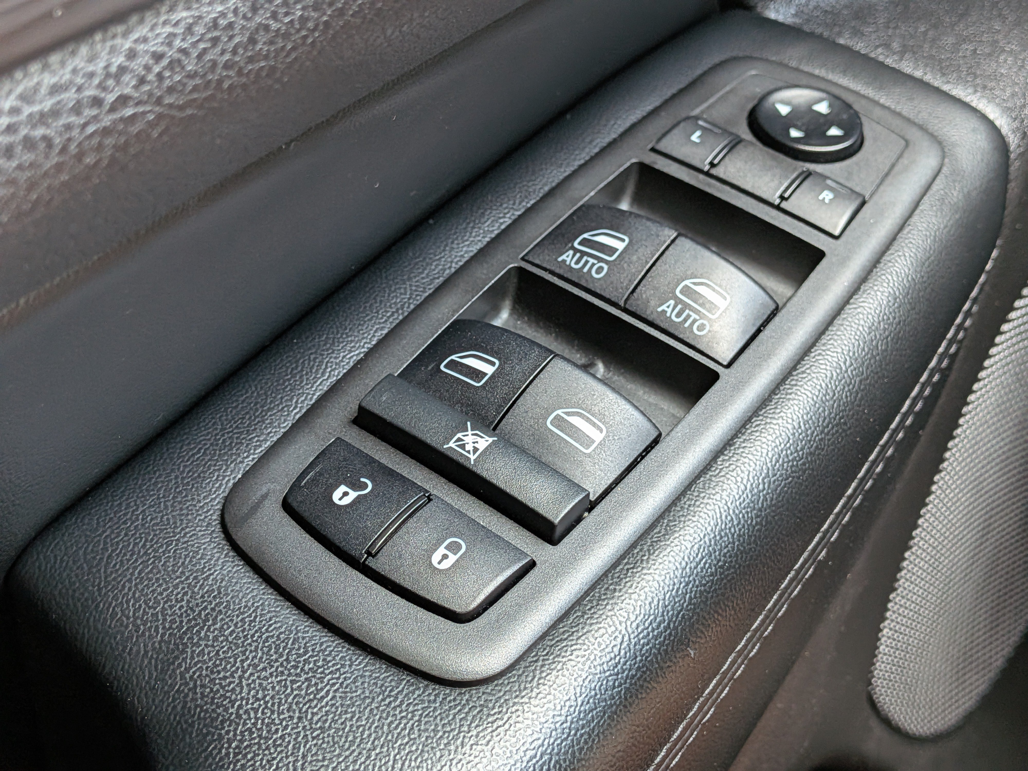 Used 2021 Jeep Grand Cherokee Laredo X AWD/4WD image 24