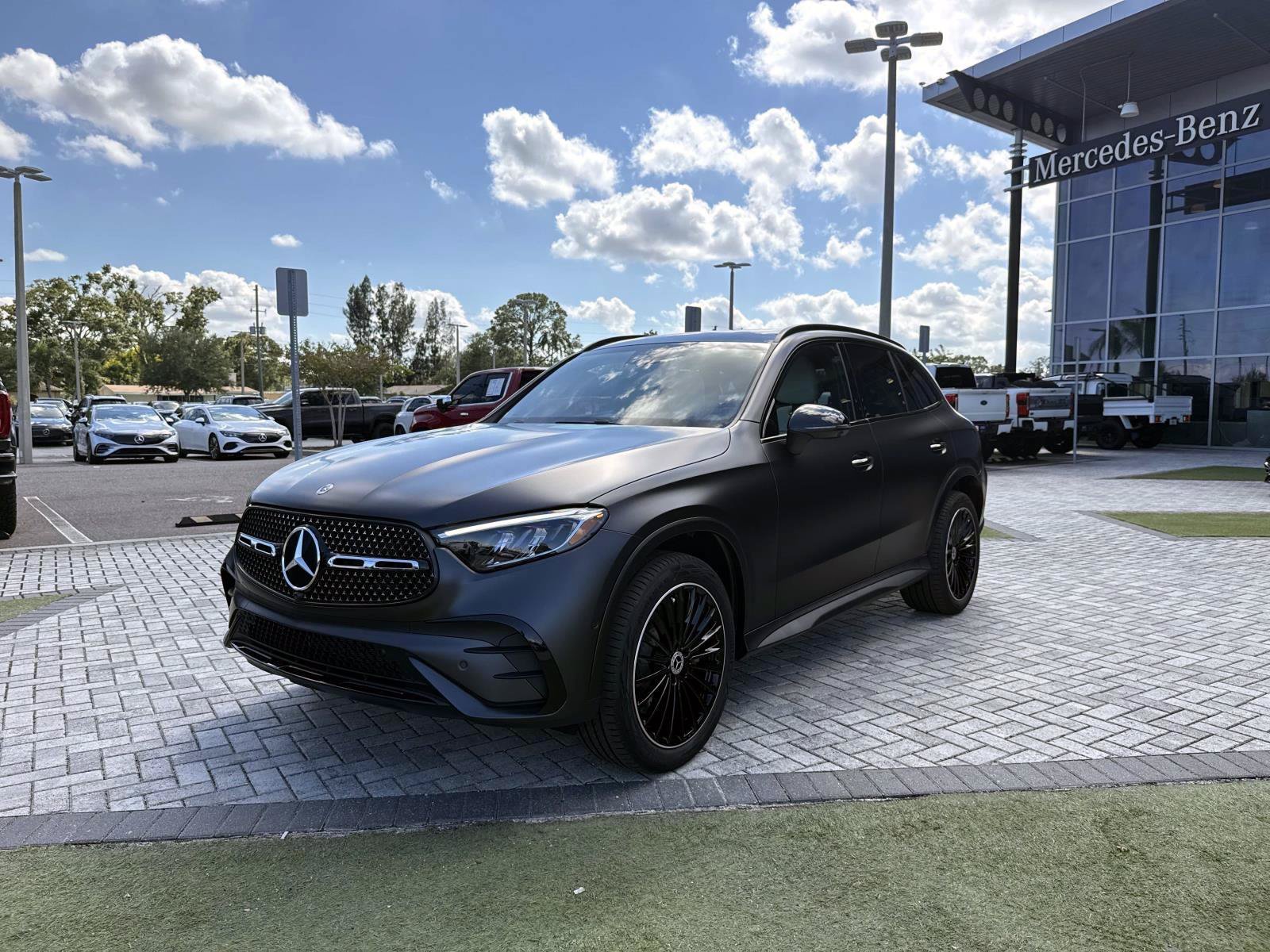 New 2027 Mercedes-Benz GLC 300 image 2