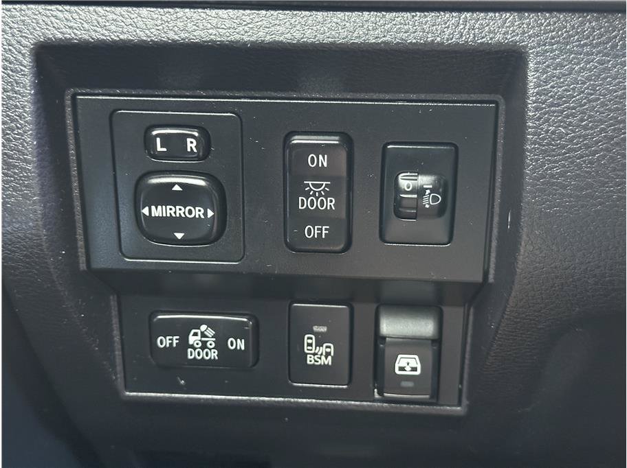 Used 2016 Toyota Tundra SR5 w/ TRD Off Road Package AWD/4WD image 27
