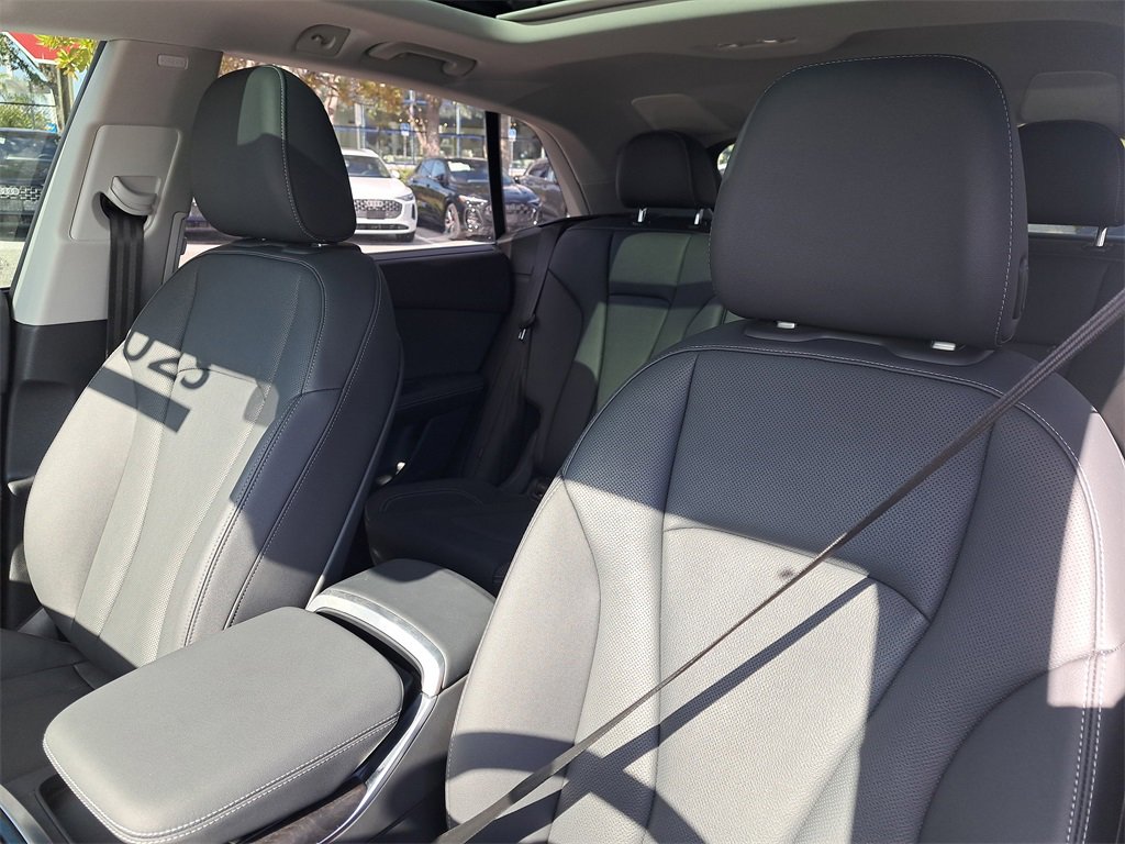 Certified 2023 Audi Q8 Prestige image 17