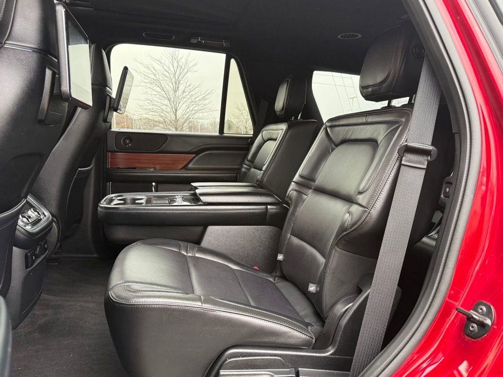 Used 2018 Lincoln Navigator Reserve w/ Technology Package image 28