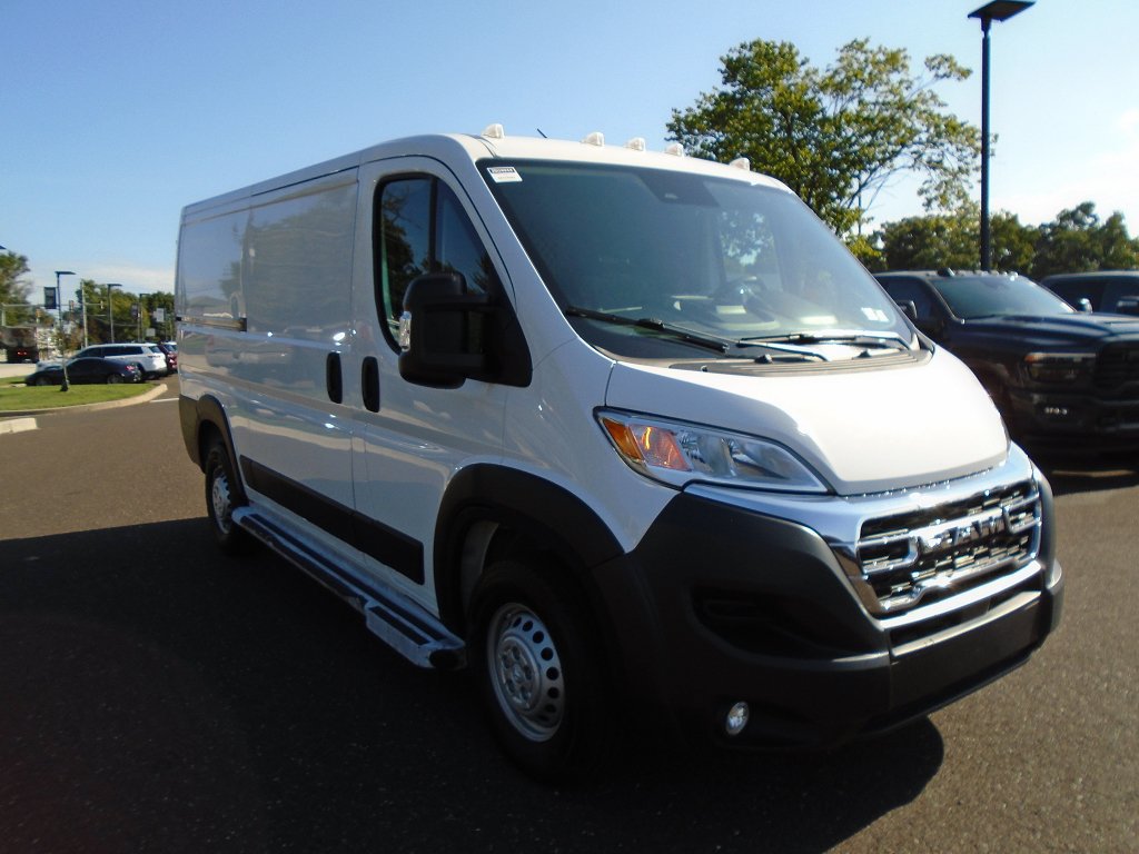 Used 2025 RAM ProMaster 2500 w/ U-Haul Equipment Group FWD image 2