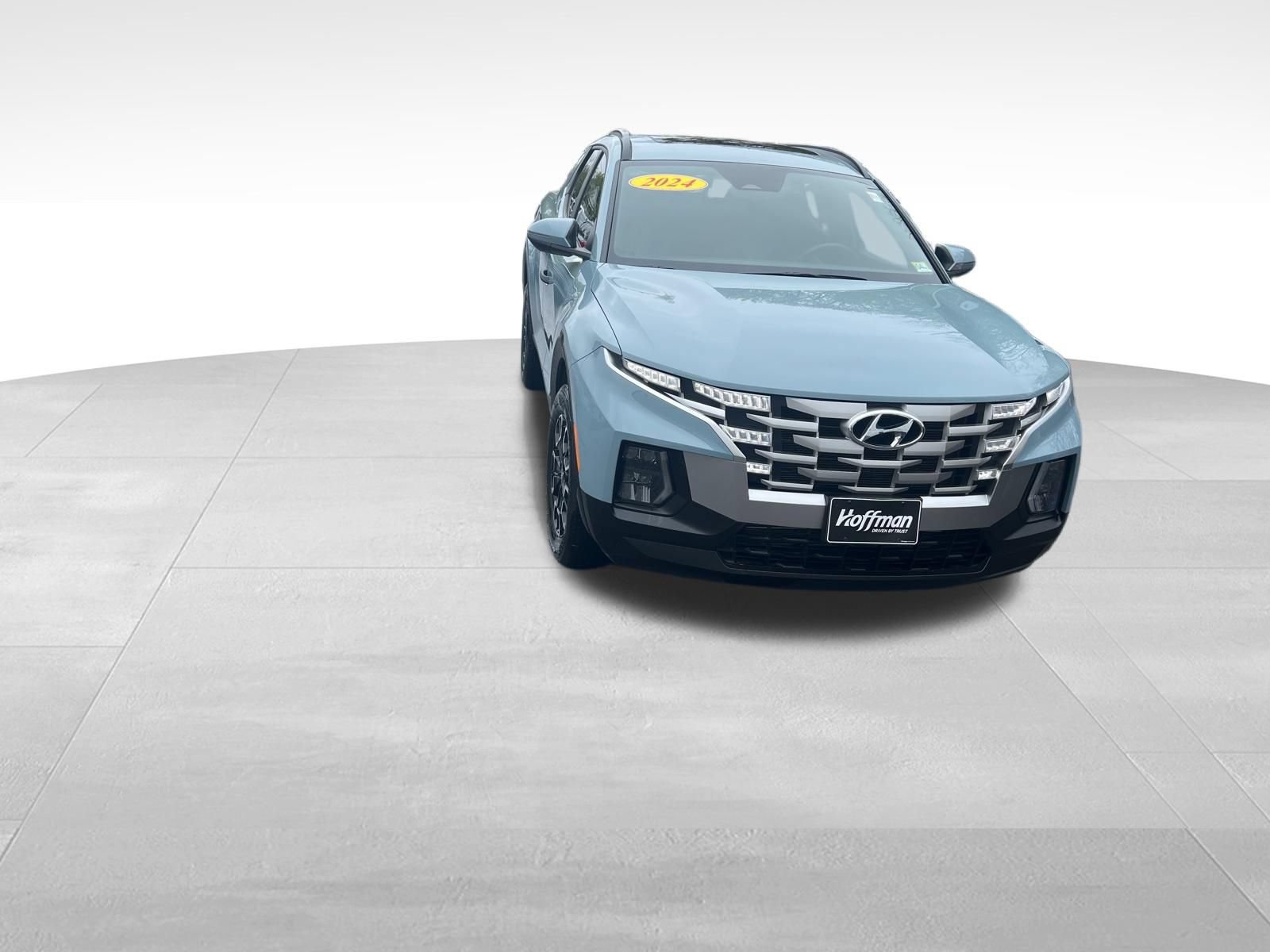 Used 2024 Hyundai Santa Cruz SEL w/ Activity Package FWD image 2