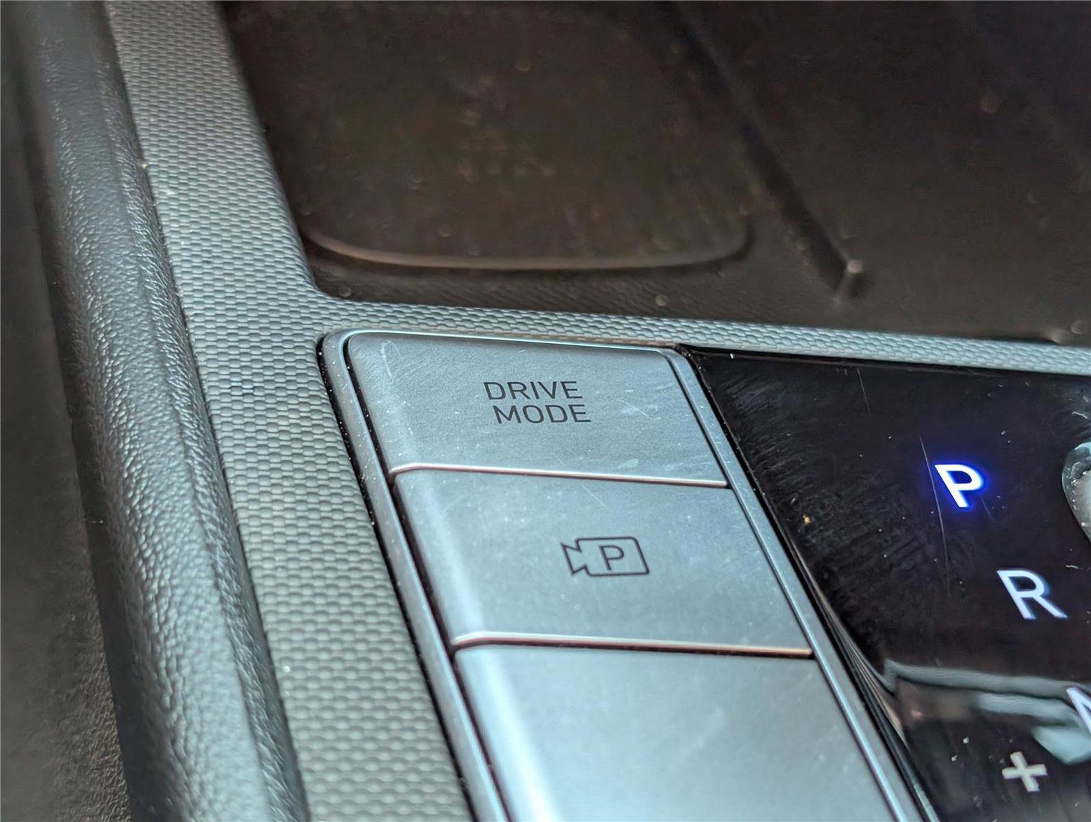 Used 2025 Hyundai Elantra Limited FWD image 26