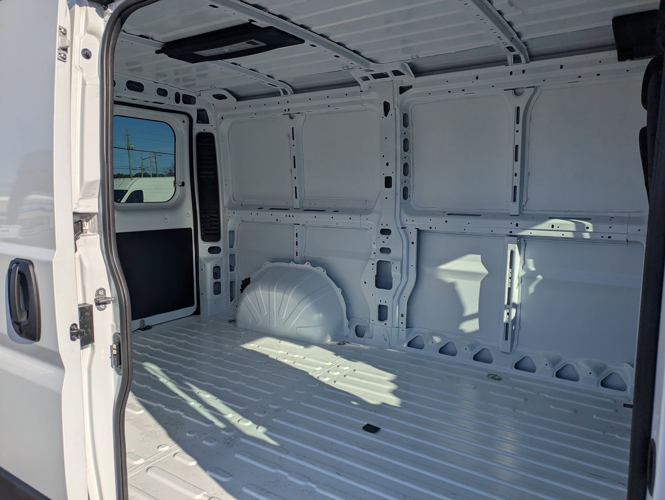 New 2026 RAM ProMaster 1500 w/ Convenience Group FWD image 21