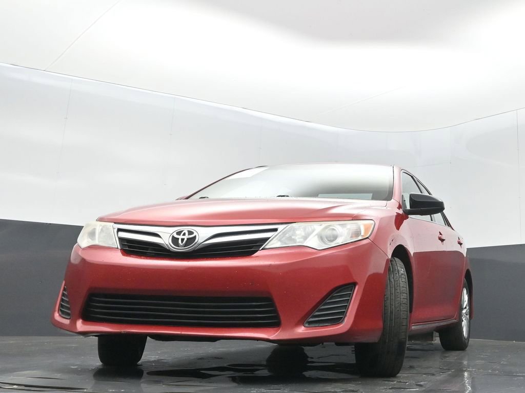 Used 2014 Toyota Camry LE FWD image 26