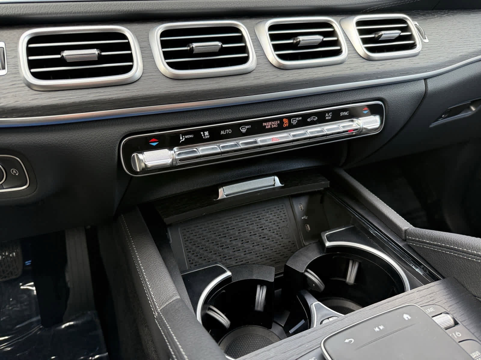 Certified 2026 Mercedes-Benz GLS 450 4MATIC image 21